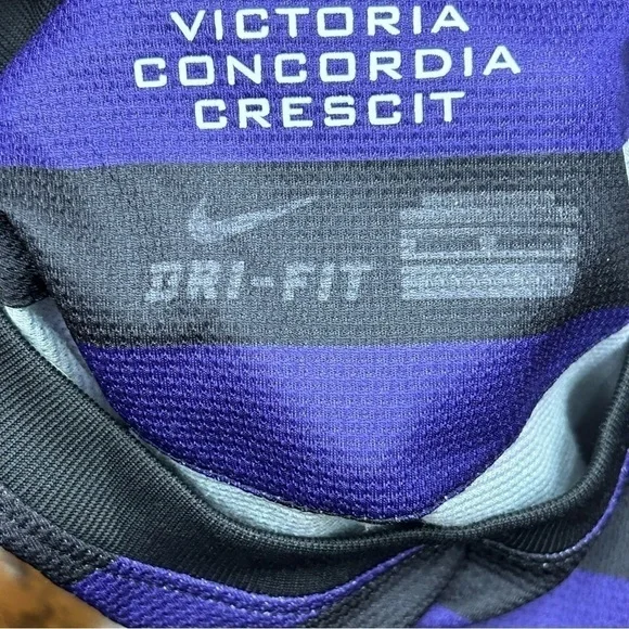 Nike authentic Fly emirates soccer tee - Picture 4 of 8